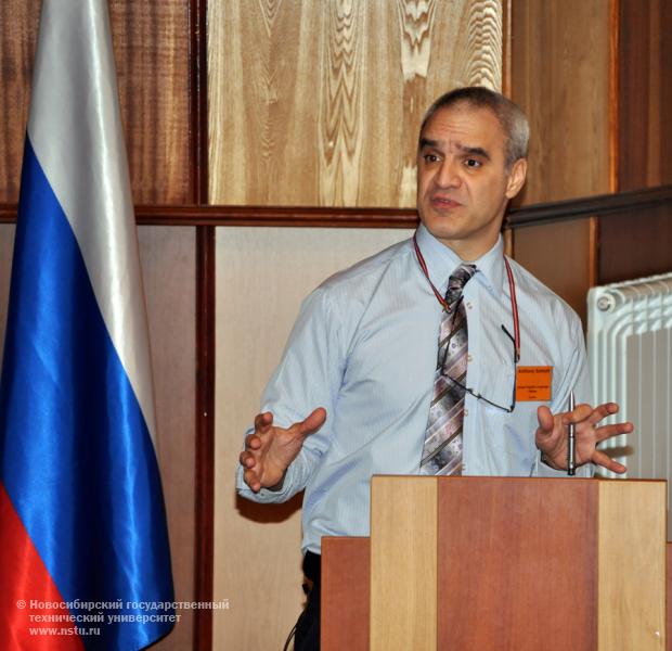 05.02.13 Зимняя методическая школа для преподавателей английского языка в НГТУ, фотография: В. Кравченко