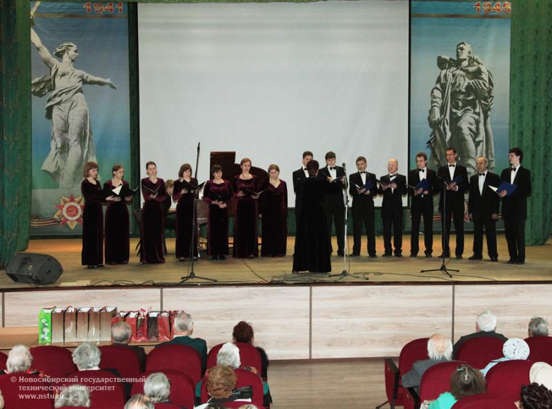 7.05_Торжественное собрание, посвященное Дню Победы, фотография: В. Невидимов