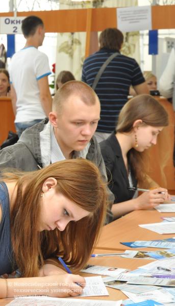 20.06.13 В НГТУ началась приемная кампания , фотография: В. Кравченко