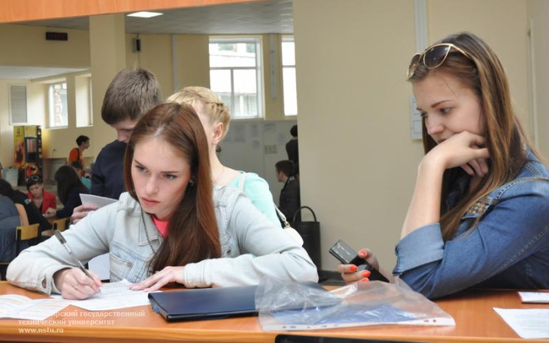 20.06.13 В НГТУ началась приемная кампания , фотография: В. Кравченко