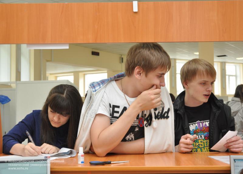 20.06.13 В НГТУ началась приемная кампания , фотография: В. Кравченко