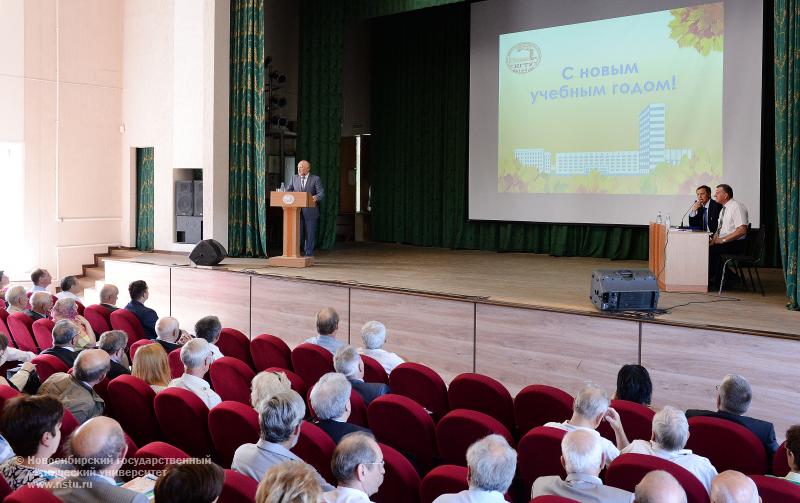 30.08.2013_Производственное собрание преподавателей и сотрудников НГТУ, фотография: В. Невидимов