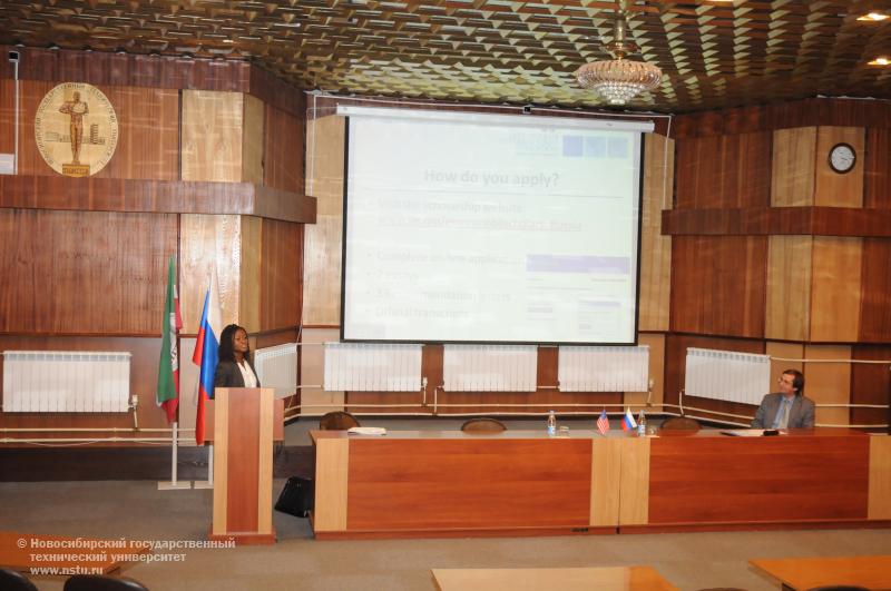 12.09.13 Презентация стипендиальных программ компании ExxonMobil , фотография: В. Кравченко