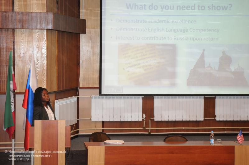 12.09.13 Презентация стипендиальных программ компании ExxonMobil , фотография: В. Кравченко