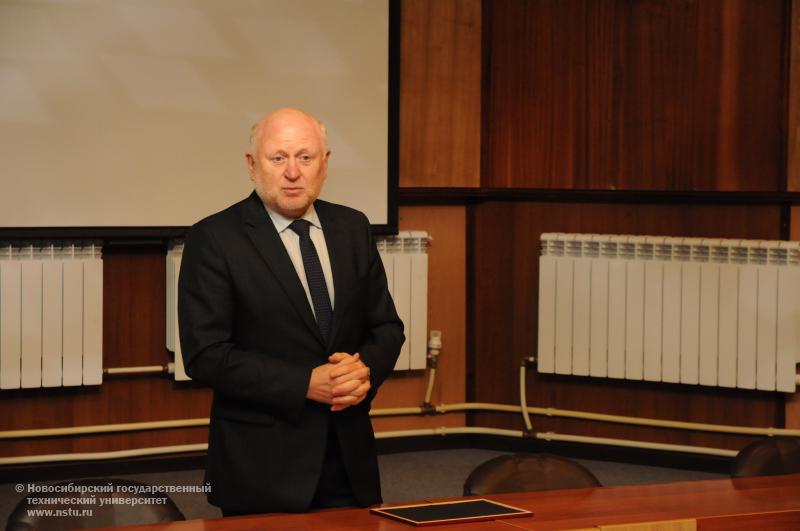 30.09.13 Вручение именной стипендии на факультете радиотехники и электроники НГТУ , фотография: В. Кравченко