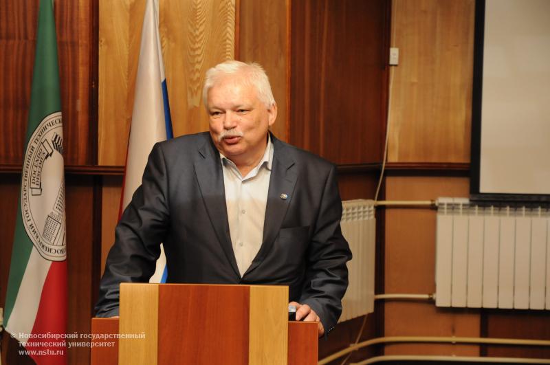 30.09.13 Вручение именной стипендии на факультете радиотехники и электроники НГТУ , фотография: В. Кравченко
