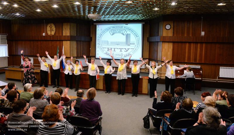 14.10.2013. Начало занятий на Народном факультете НГТУ, фотография: В. Невидимов