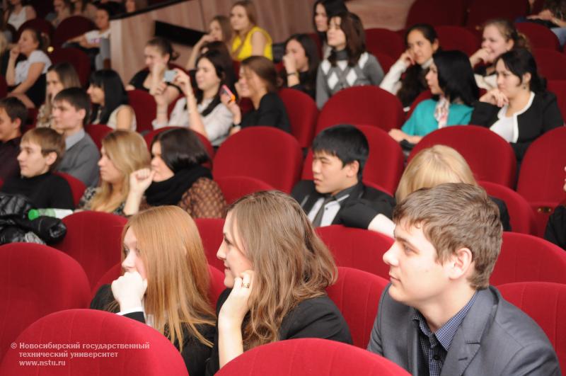 14.10.13 Посвящение в студенты первокурсников юридического факультета, фотография: В. Кравченко
