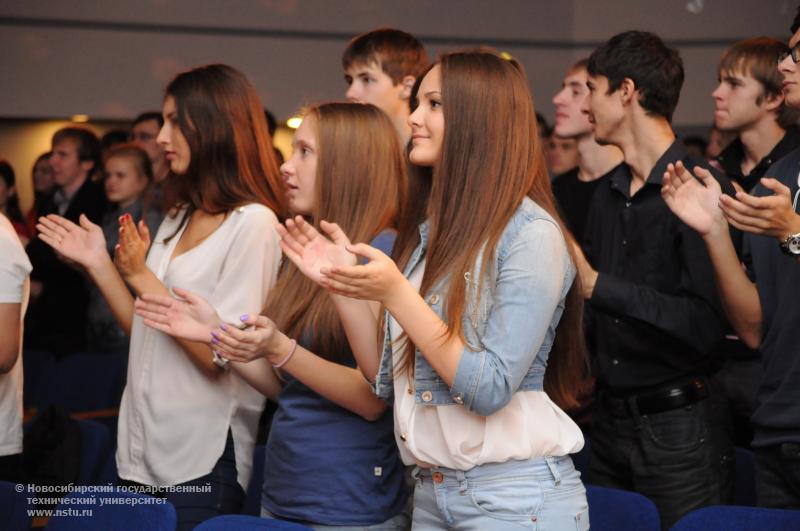 14.10.13 Посвящение в студенты первокурсников факультета энергетики, фотография: В. Кравченко