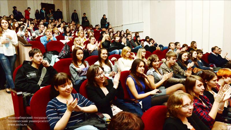 24.10.13 Посвящение в студенты первокурсников факультета гуманитарного образования , фотография: В. Невидимов