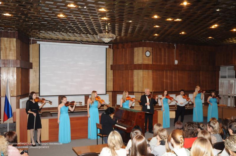 14.11.13 14 ноября в НГТУ пройдет городская студенческая конференция на иностранных языках , фотография: В. Кравченко