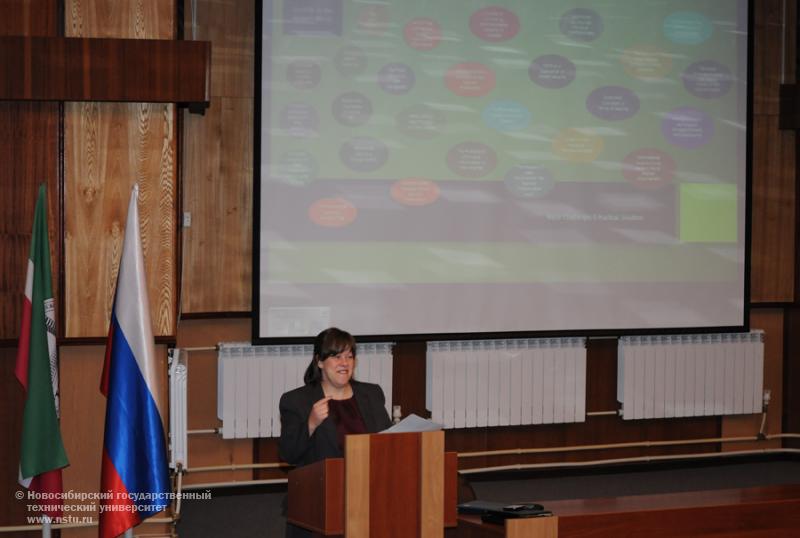 14.11.13 14 ноября в НГТУ пройдет городская студенческая конференция на иностранных языках , фотография: В. Кравченко