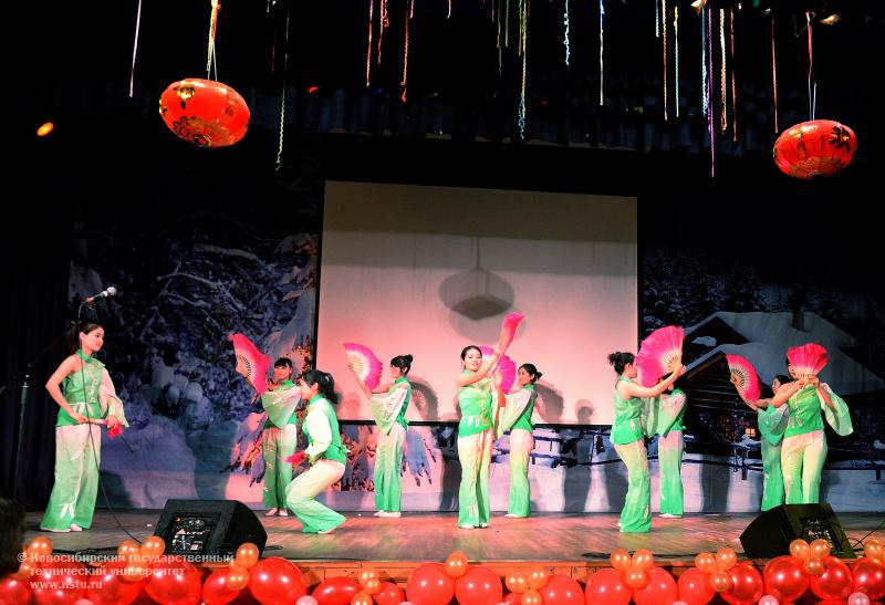 17.12.2013. Праздничное мероприятие Китайский Новый год в Новосибирске, фотография: В. Невидимов