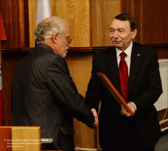 26.11.2013. Общее собрание ассоциации Сибирский открытый университет, фотография: В. Невидимов