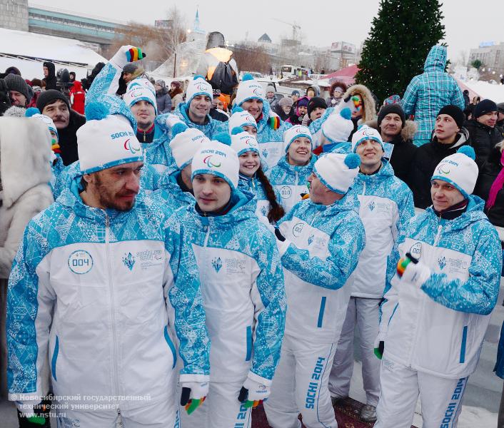 27.02.2014 Эстафета огня Паралимпиады - 2014, фотография: В. Невидимов