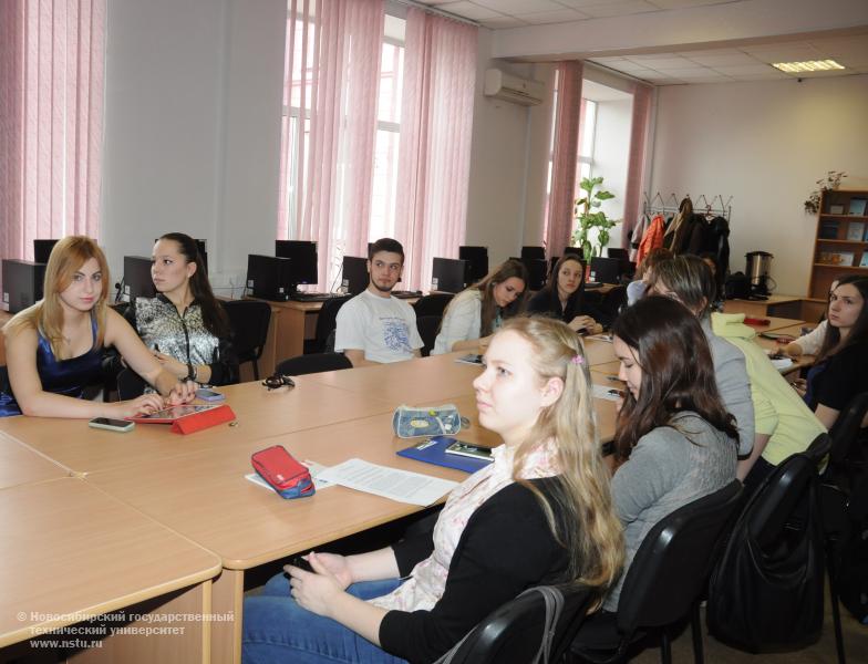 7.04.2014. Лекция-презентация «April is Electronic Poetry Month!», фотография: В. Кравченко