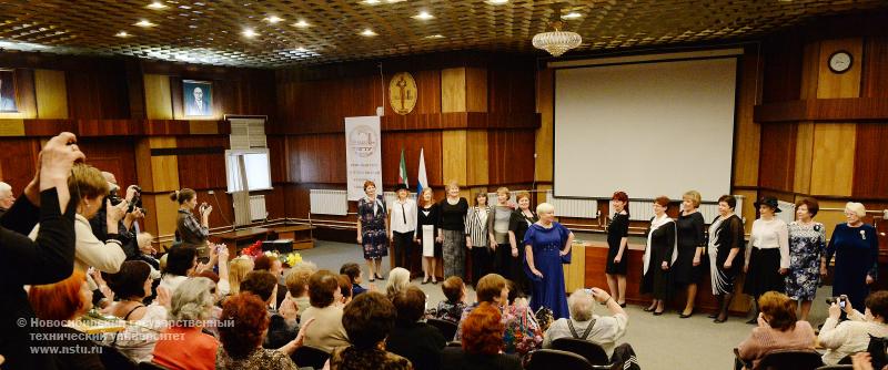 28.04.14 28 апреля состоялся выпускной на Народном факультете НГТУ , фотография: В. Невидимов