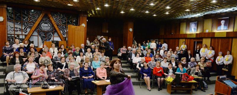 28.04.14 28 апреля состоялся выпускной на Народном факультете НГТУ , фотография: В. Невидимов