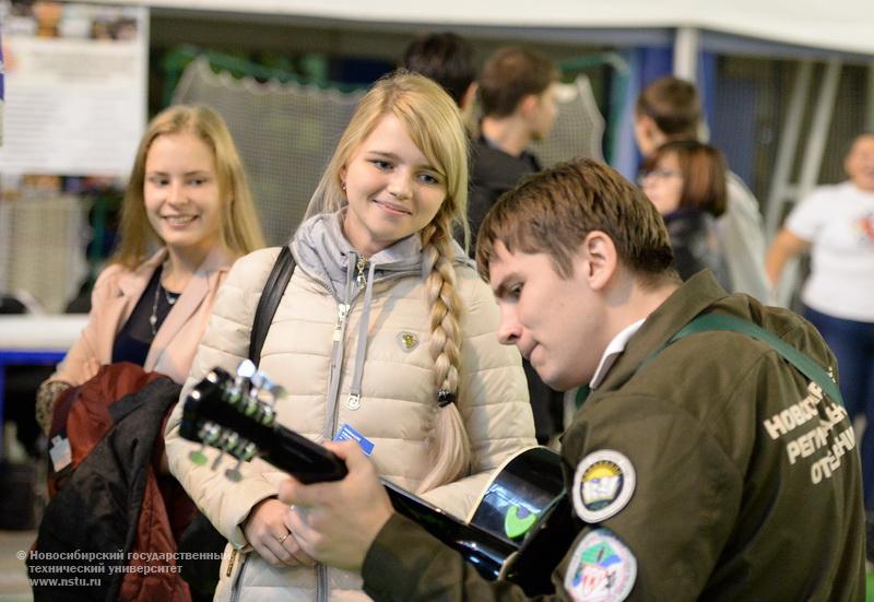 1 октября - День первокурсника НГТУ, фотография: В. Невидимов