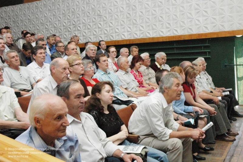 31.08.07     Производственное совещание преподавателей и сотрудников , фотография: В. Невидимов