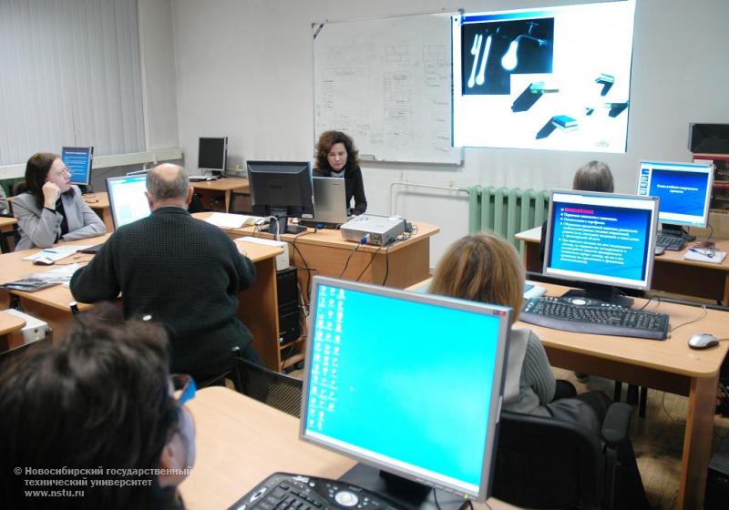 04.10.07 - 16.11.07 Курсы повышения квалификации и стажировки – 2007. НГТУ. Курс «Компьютерная графика и веб-дизайн» , фотография: В. Невидимов