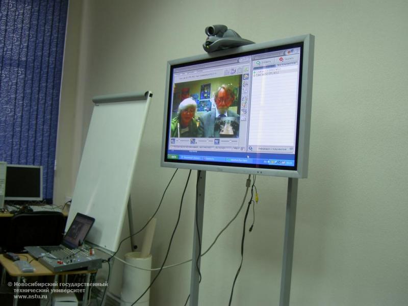 Курсы повышения квалификации и стажировки – 2007. НГТУ. Курс МГУ «Дистанционное обучение английскому языку», фотография: В. Невидимов