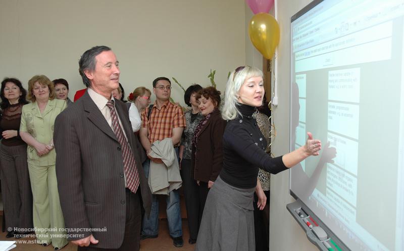 12 мая в НГТУ открылся Языковой центр , фотография: В. Невидимов