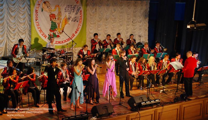 IV Межрегиональный студенческий джазовый фестиваль в НГТУ , фотография: В. Невидимов