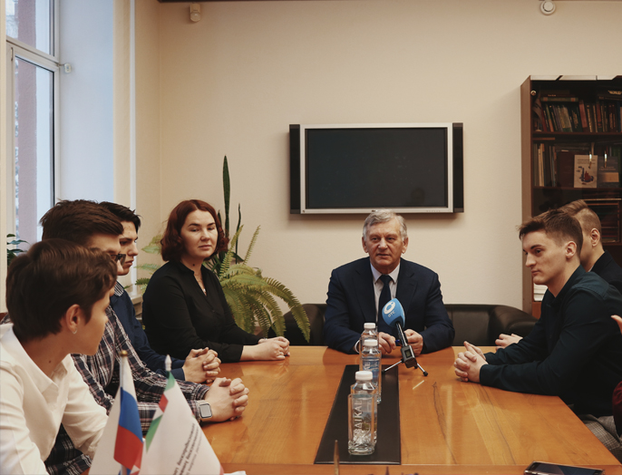 «Только не опускайте руки»: ректор НГТУ НЭТИ провел встречу со «студентами-миллионерами»